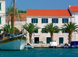 Boutique rooms Kastel Ismaeli, hotel amb aparcament a Vela Luka