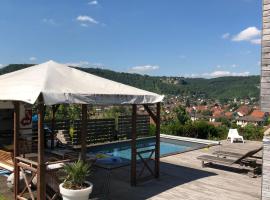 B&B Les Hauts d'Ornans, hotel di Ornans