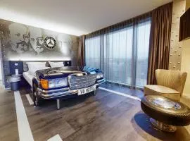 V8 HOTEL Motorworld Region Stuttgart