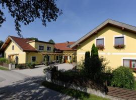 Privatzimmer und Ferienwohnungen Leeb, viešbutis mieste Persenbeug