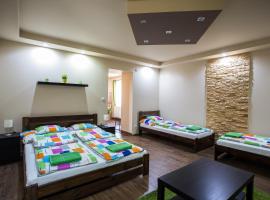 Türkiz Apartman, hotel v mestu Tokaj