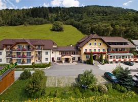 Landhotel Stofflerwirt, hotel di Sankt Michael im Lungau