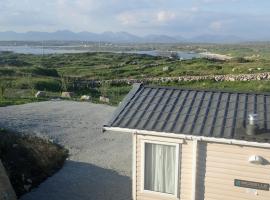 Earls View Caravan, loc de glamping din Carna