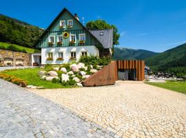 Pension Slunečnice & Panorama Restaurace Farma, hotel em Špindlerŭv Mlýn