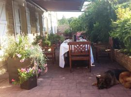 La Ferme De Saint Julien, hotel v destinácii Charleville-Mézières