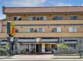 Super 8 by Wyndham Inglewood/LAX/LA Airport, hotell i Inglewood