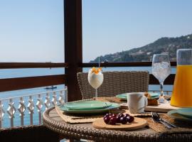 Arokaria Beach House, hotel v mestu Nikiana