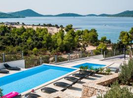 Camp Panorama with pool, camping à Drage