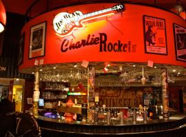 Charlie Rockets Youth Hostel, хостел в Брюж