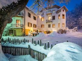 Apartments Ansitz Wildberg, hotel di San Lorenzo di Sebato