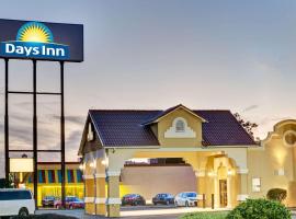 Days Inn by Wyndham Louisville Airport Fair and Expo Center – hotel w mieście Louisville