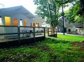 Dunmore Gardens Log Cabins, luksuslik telkimispaik sihtkohas Carrigans