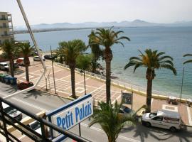 Petit Palais Hotel, hotel di Loutraki