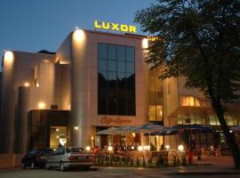 Luxor Hotel, hotel a Smolyan