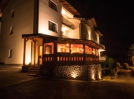 Bergkranc Hotel & Resort, hotel na Palama