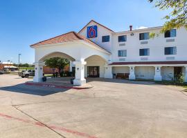 Motel 6-Bedford, TX - Fort Worth, готель у місті Бедфорд