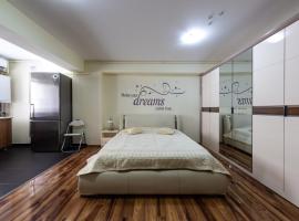 Luxury Radox Apartment Airport Bucharest, hotel en Otopeni