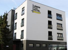 Lemon Plaza Hotel, acomodação com cozinha em Poznań