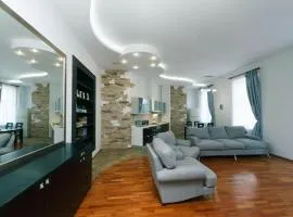 LUX near Maidan, Khreschutyk 3BR