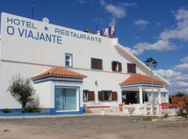 "O Viajante" Low Cost Hotel, hotel v mestu Estremoz