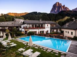 Vitalhotel Dosses, hotel u gradu Santa Kristina in Val Gardena