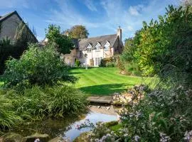 Cricket Field House