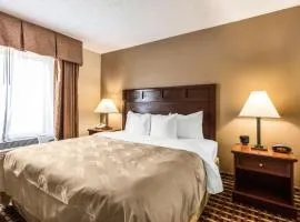 Quality Suites Paducah I-24