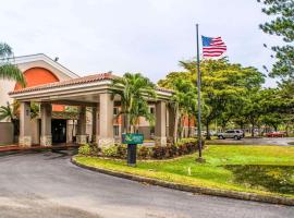 Quality Suites Fort Myers Airport I-75, viešbutis mieste Fort Majersas