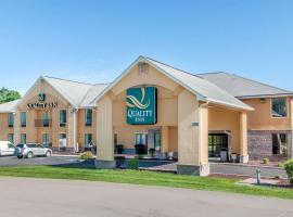 Quality Inn Bloomington Near University: Bloomington şehrinde bir otel