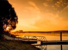 NRMA Warrnambool Riverside Holiday Park, hotel di Warrnambool