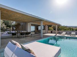 Artblue Villas, villa i Tsoukaladhes