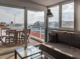 Piraeus Apartment with Endless View