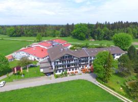 Farbinger Hof, hótel í Bernau am Chiemsee