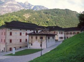 Appartamenti Palazzo Lazzaris - Costantini - Dolomiti del Cadore: Perarolo di Cadore'de bir daire