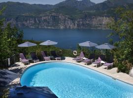 Hotel Querceto Wellness & Spa - Garda Lake Collection, מלון במלצ'זינה