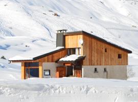 Chalet Reymond Pre du lac, hotel u gradu Tinj