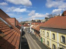 Filsdeger Ház - Central Rooms & Apartmans, hotel v destinaci Eger