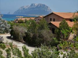 Casa Costa Corallina Mare, hotel en Olbia