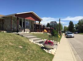 The Calgary Hub hostel style Home, hotel em Calgary