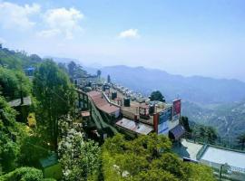 The Three Oaks Boutique Hotel, hotel sa Mussoorie