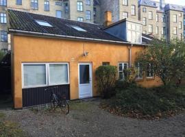 Rooms in quiet Yellow Courtyard Apartment, viešbutis Kopenhagoje