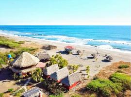 Surfing Turtle Lodge, khách sạn biển ở Poneloya