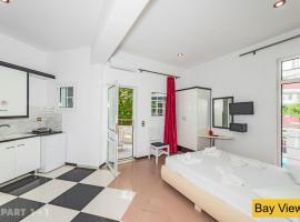 Bay View Apartments, hotel en Platanias