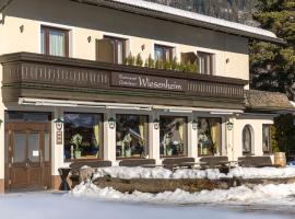 Restaurant Gästehaus Wiesenheim, hotel en Uderns