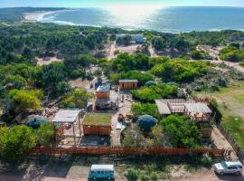 Complejo Playa Grande, hotel u gradu 'Punta Del Diablo'