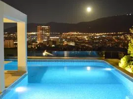 Athens Lycabettus Hill Penthouse, Private Roof Garden & Pool