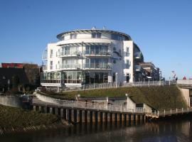 Nordseehotel Benser Hof am Hafen、ベンサージールのホテル