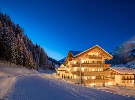 Hotel Somont, luxury hotel in Selva di Val Gardena