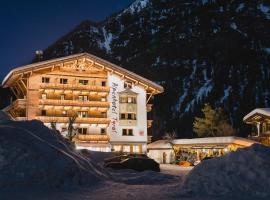 Alpenhotel Tyrol - Konzepthotel - adults only, hotel u gradu Pertizau