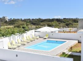 Brighthelm Villas, hotel in Pereybere